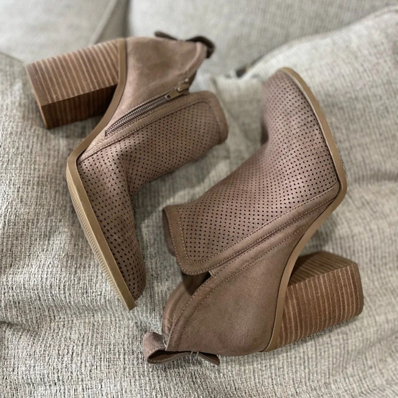 Madden Girl Evita Heeled Bootie - Taupe Brown - Size 8.5 - Picture 3 of 8